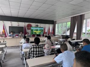 荥经县科协携老科协到民建乡开展农业技术培训活动