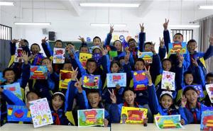 甘孜：多彩活动迎国庆