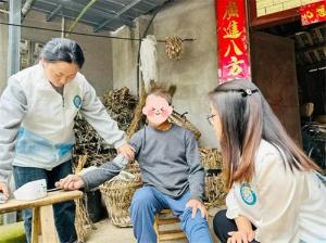 绵竹市中医医院开展家庭延伸服务，温暖患者心田