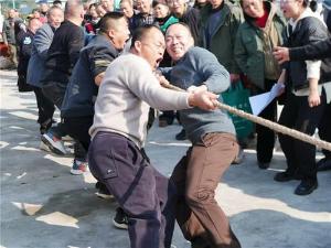 青神：农民运动会趣味十足