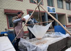 内江市东兴区：手工红薯粉促增收