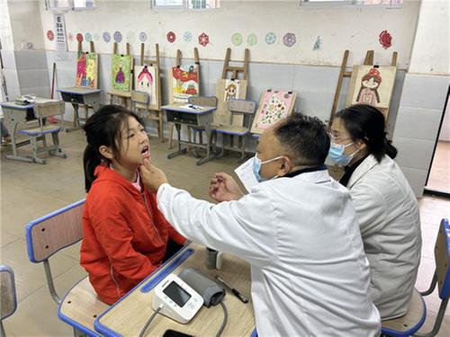 筑牢学生成长基石